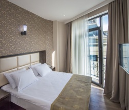 Двухместный номер Standard с балконом двуспальная кровать в Отель Tbilisi Inn