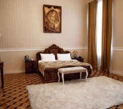 Трёхместный номер Economy в Royal Palace Hotel Baku