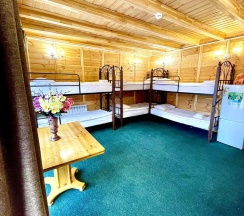 Место в шестиместном мужском номере (с подселением) в Hayat Haus