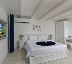 Номер Deluxe с балконом и с видом на море в Kata White Villas