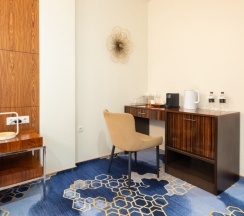 Стандарт с видом на город в V Hotel&Rooftop lounge