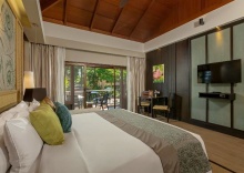 Двухместный номер Deluxe с балконом двуспальная кровать в Khaolak Merlin Resort