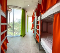 Женский шестиместный номер (Верхнее) в Sunny Sochi Hostel