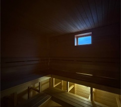 Хаусбот 1 с сауной в Времена Года