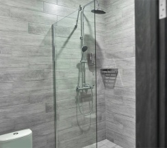 Номер с двумя двуспальными кроватями (4) в July hotel