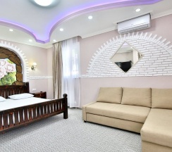 Двухместный Suite Apartment с видом на море и дендрарий двуспальная кровать в Delsochi