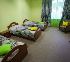 Стандарт с тремя односпальными кроватями в Алиса
