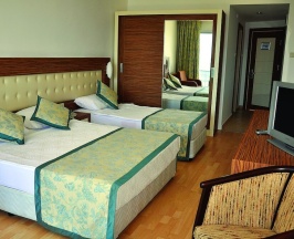 Трёхместный номер Standard с балконом в Blue Diamond Alya Hotel - All Inclusive
