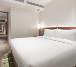 Люкс с 3 комнатами в Holiday Inn Resort Sanya Bay by IHG
