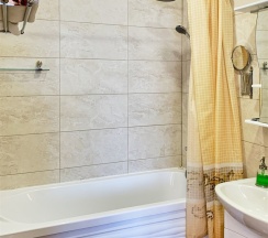 Студия с кухней и двумя односпальными кроватями в Calypso