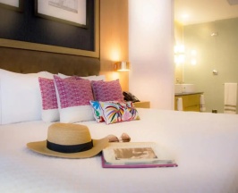 Двухместный номер Deluxe (двуспальная кровать) в Residences at The Fives