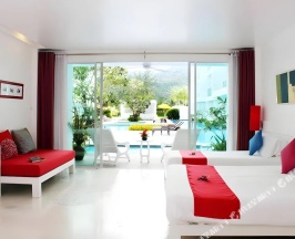 Двухместный номер Deluxe с выходом к бассейну Serene Wing двуспальная кровать в Курортный отель The Old Phuket - Karon Beach Resort