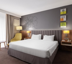 Улучшенный номер с кроватью King-size и доступом в lounge-зону в Edge Seligerskaya-Moscow