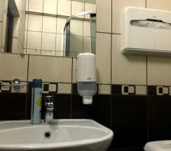 Семейный номер с общей ванной комнатой в Добрый кот