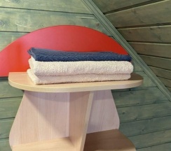 Коттедж с балконом и с красивым видом из окна в Дом на Волге