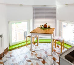 улучшенный четырехместный с ванной комнатой в Relax88