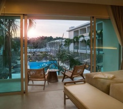 Номер Deluxe с балконом и с красивым видом из окна в Niranapa Boutique Resort