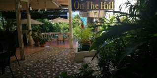 Карон: Курортный отель On The Hill Karon Resort