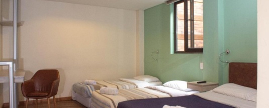 Трёхместный номер Deluxe в The Cranky Croc Hostel