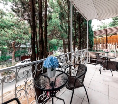 Двухместный Стандартный номер с двумя раздельными кроватями в гостевом доме SV на 2 этаже в Милка