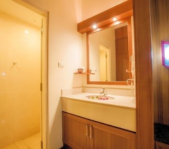 Двухместный номер Superior двуспальная кровать в Kata Blue Sea Resort