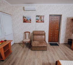 3-местный номер с балконом в Лаура