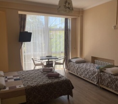 Четырехместный номер комфорт Quadriple в Бриз