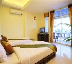 Номер Superior с балконом в Tharathip Resort
