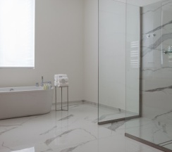 Люкс Presidential с балконом и с красивым видом из окна в Вилла Плёс