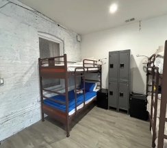 Кровать в общем номере в Stay 424 Hostel