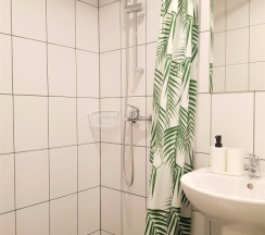 Улучшенный номер с балконом в Apartin