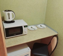 Комната стандарт с 1 односпальной и 1 двуспальной кроватью в Коттедж