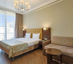 Номер первой категории "Комфорт с балконом" в Mari