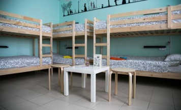 Кровать в 8-местном общем мужском номере (общие удобства) в Достоевский