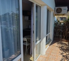 Двухместный полулюкс Мансарда с балконом и с красивым видом из окна двуспальная кровать в Тихий домик