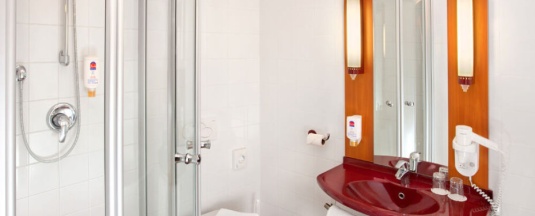 Двухместный люкс 2 отдельные кровати в Leonardo Hotel Salzburg City Center