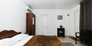 Пицунда: Гостевой дом Guest House Sunrise
