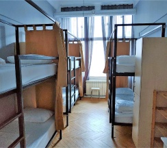 Верхнее место в женском 6ти  местном номере №406 в Bla Bla Hostel