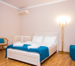 Семейный с двумя изолированными спальнями до 6 гостей с балконом в Джульетта