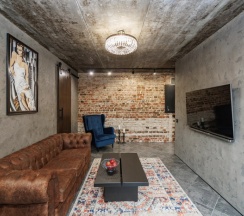 Двухместные апартаменты с 2 комнатами с балконом двуспальная кровать в Квартира Комфортный Лофт в Центре