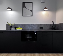 Двухместный люкс Executive с балконом и с красивым видом из окна (двуспальная кровать) в Апартаменты Видовая студия с хаммамом у реки