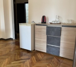 Четырёхместный семейный люкс с балконом и с видом на город в Закавказье