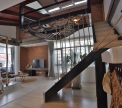 Одноместные апартаменты с 2 комнатами двуспальная кровать в YOLO Bangkok Boutique Hotel