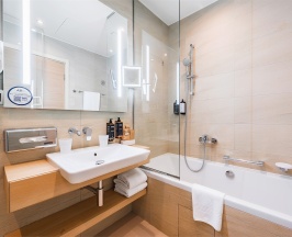 Номер Privilege, с видом на море - с двуспальной кроватью и софой в Mercure Sochi Centre