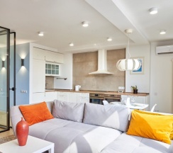 Двухместный люкс двуспальная кровать в Апартаменты Румер в современном жилом комплексе у ТЦ Дана Молл