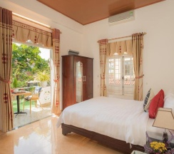 Двухместный номер Standard с балконом двуспальная кровать в Strawberry Garden Homestay