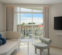 Двухместный номер Deluxe с видом на город двуспальная кровать в Centara Karon Resort Phuket