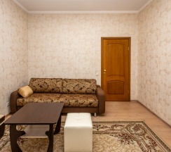 Люкс с балконом и кухонной зоной в Гостевой дом