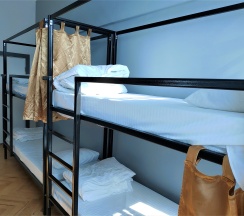 Верхнее место в общем 8ми местном номере №407 в Bla Bla Hostel