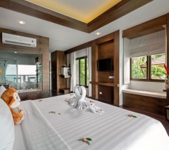Двухместный номер Superior с видом на сад двуспальная кровать в Secret Cliff Resort Phuket